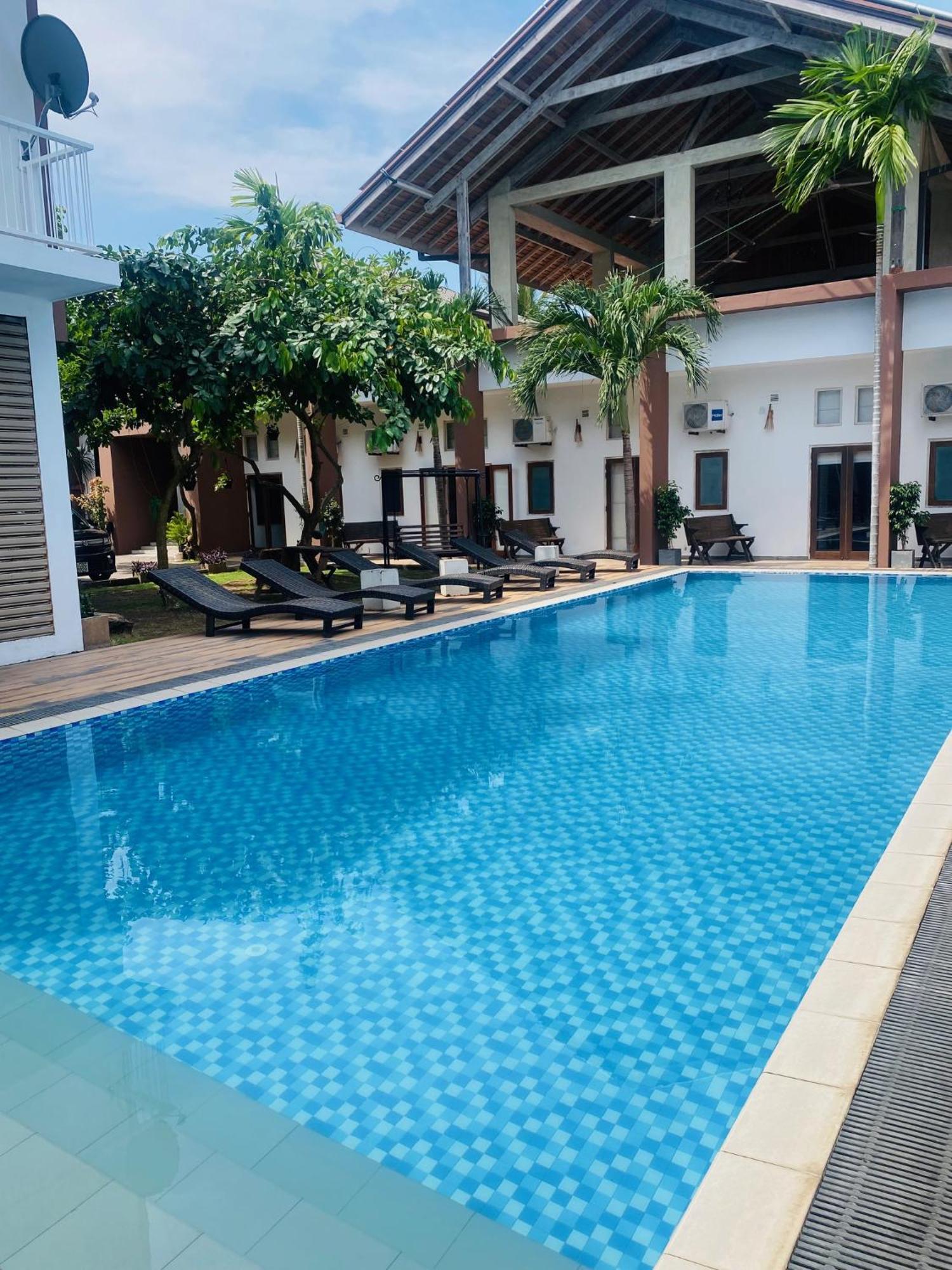 Cloud 9 Hotel