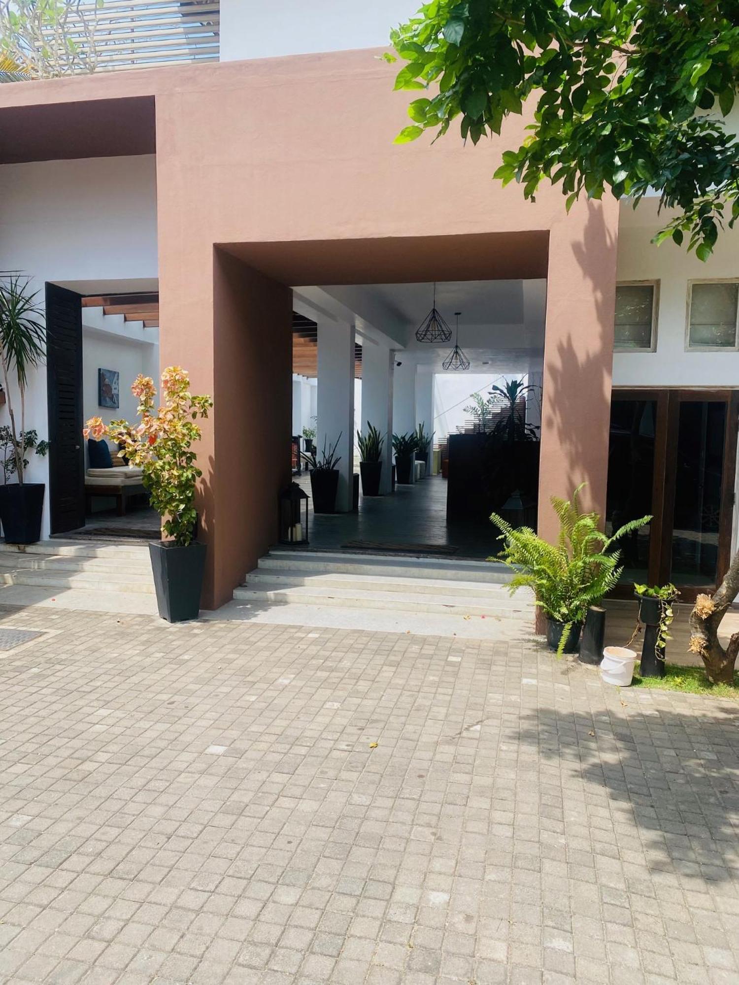 Cloud 9 3* Negombo