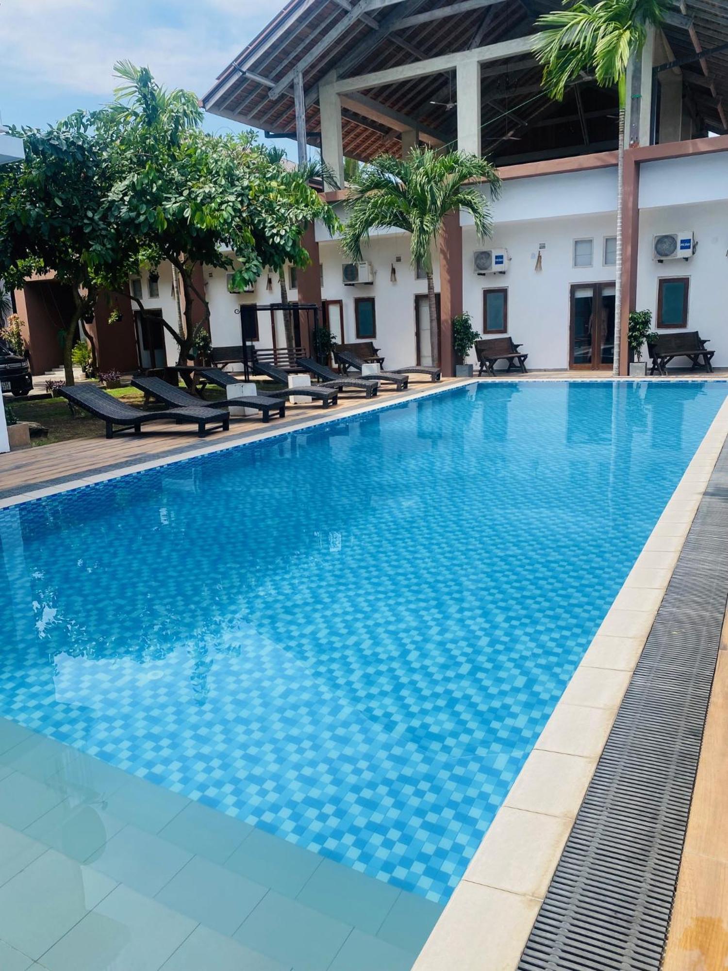 Cloud 9 Hotel