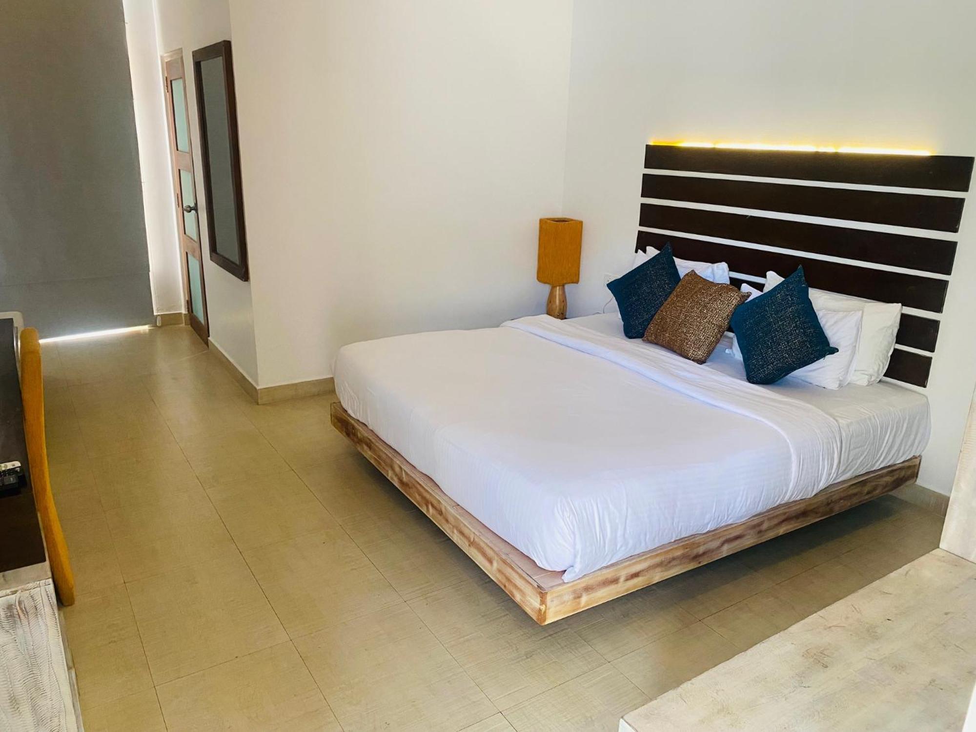 Hotel Cloud 9 3*