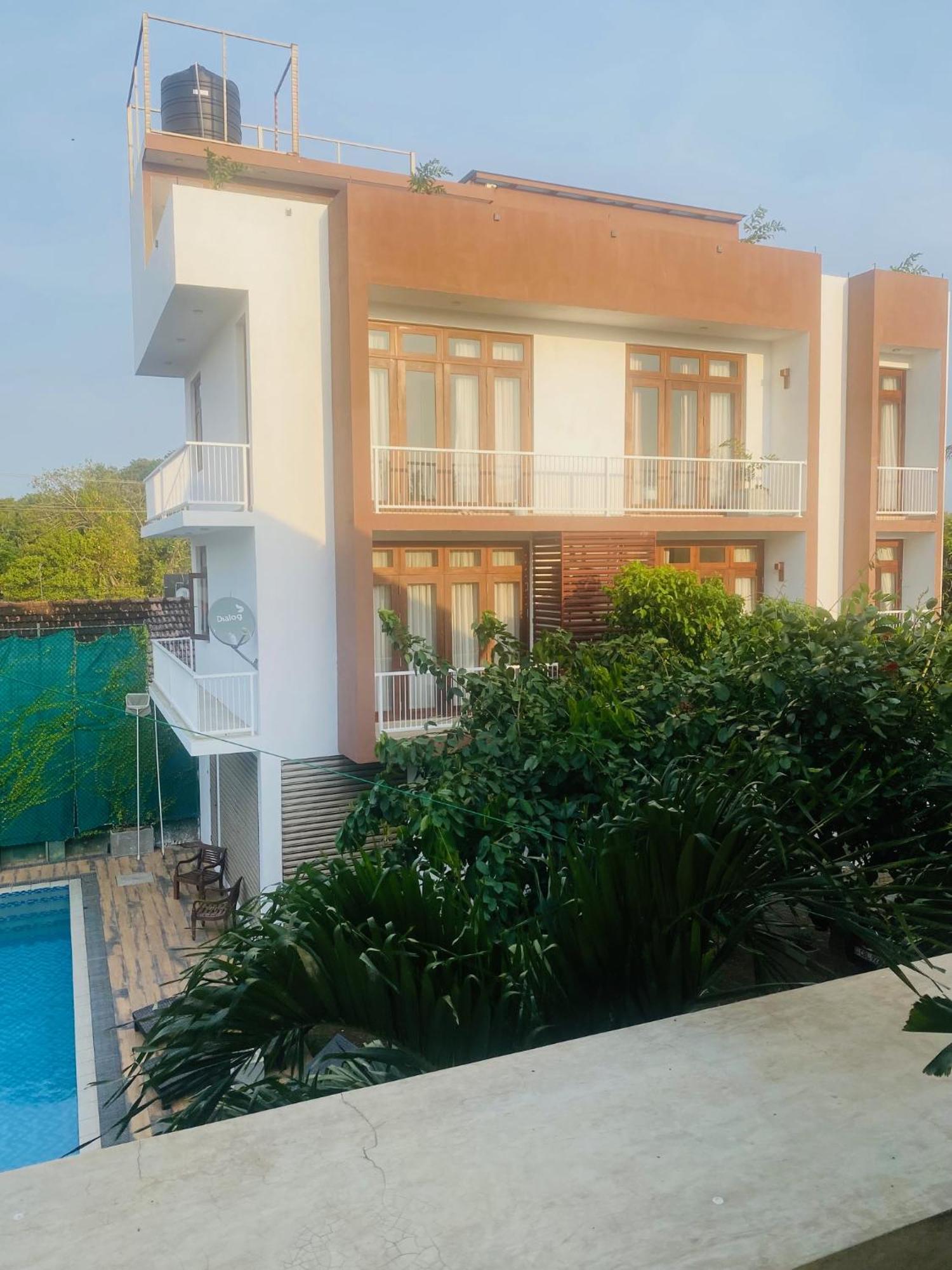 Cloud 9 Hotel Negombo